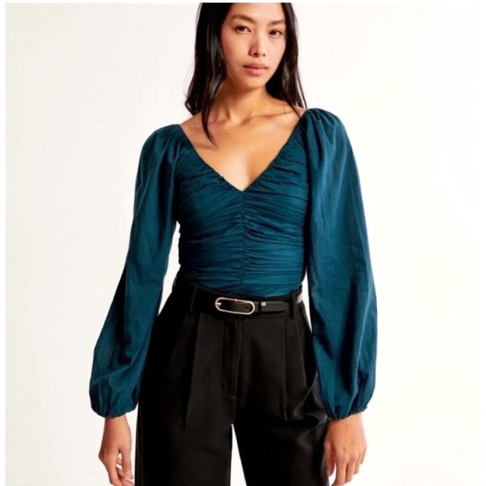 NWT ABERCROMBIE & FITCH Ruched V-Neck Puff Sleeve Smocked Cotton Top large Teal